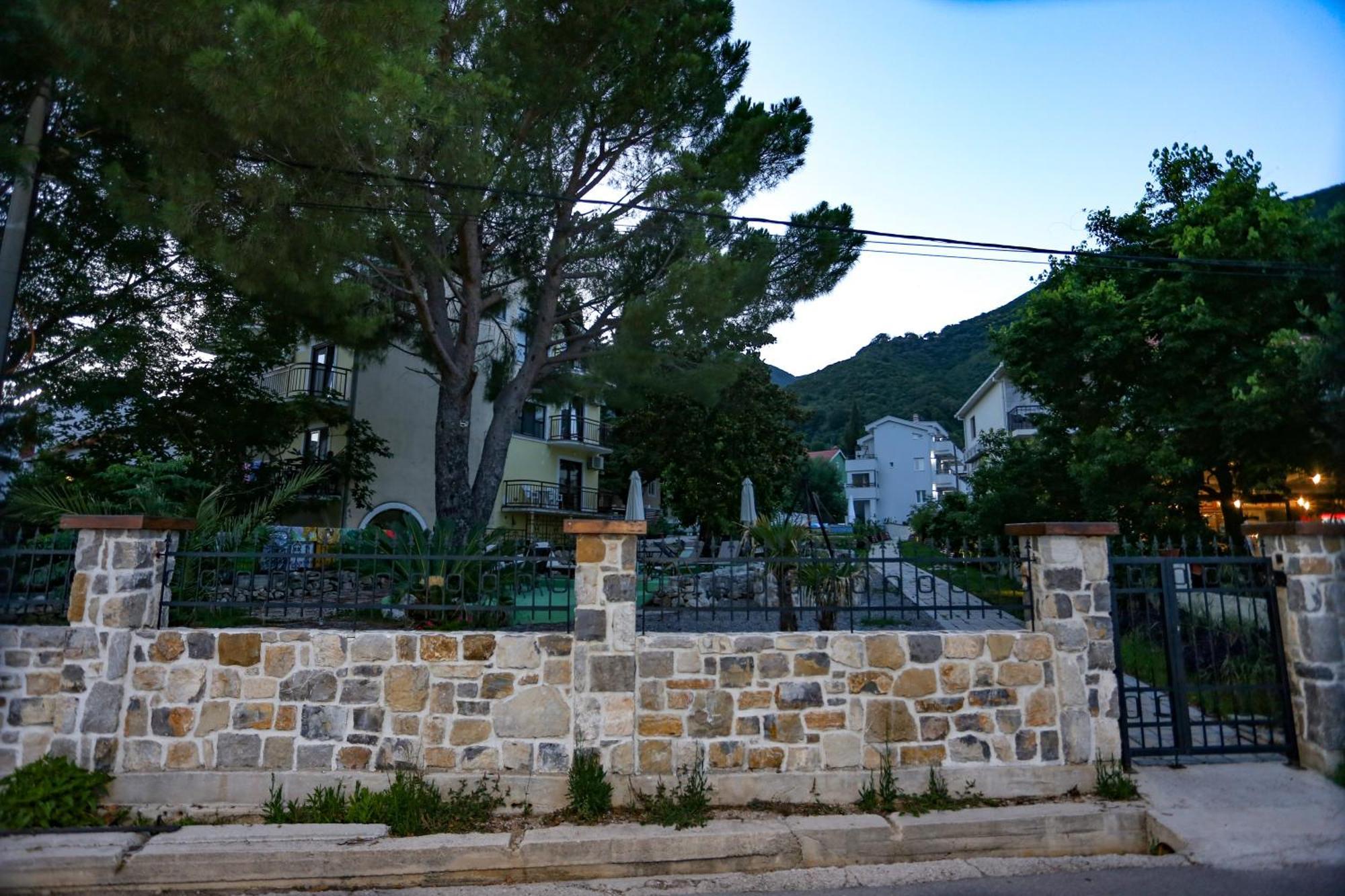Apartments Cukovic Herceg Novi Exterior foto